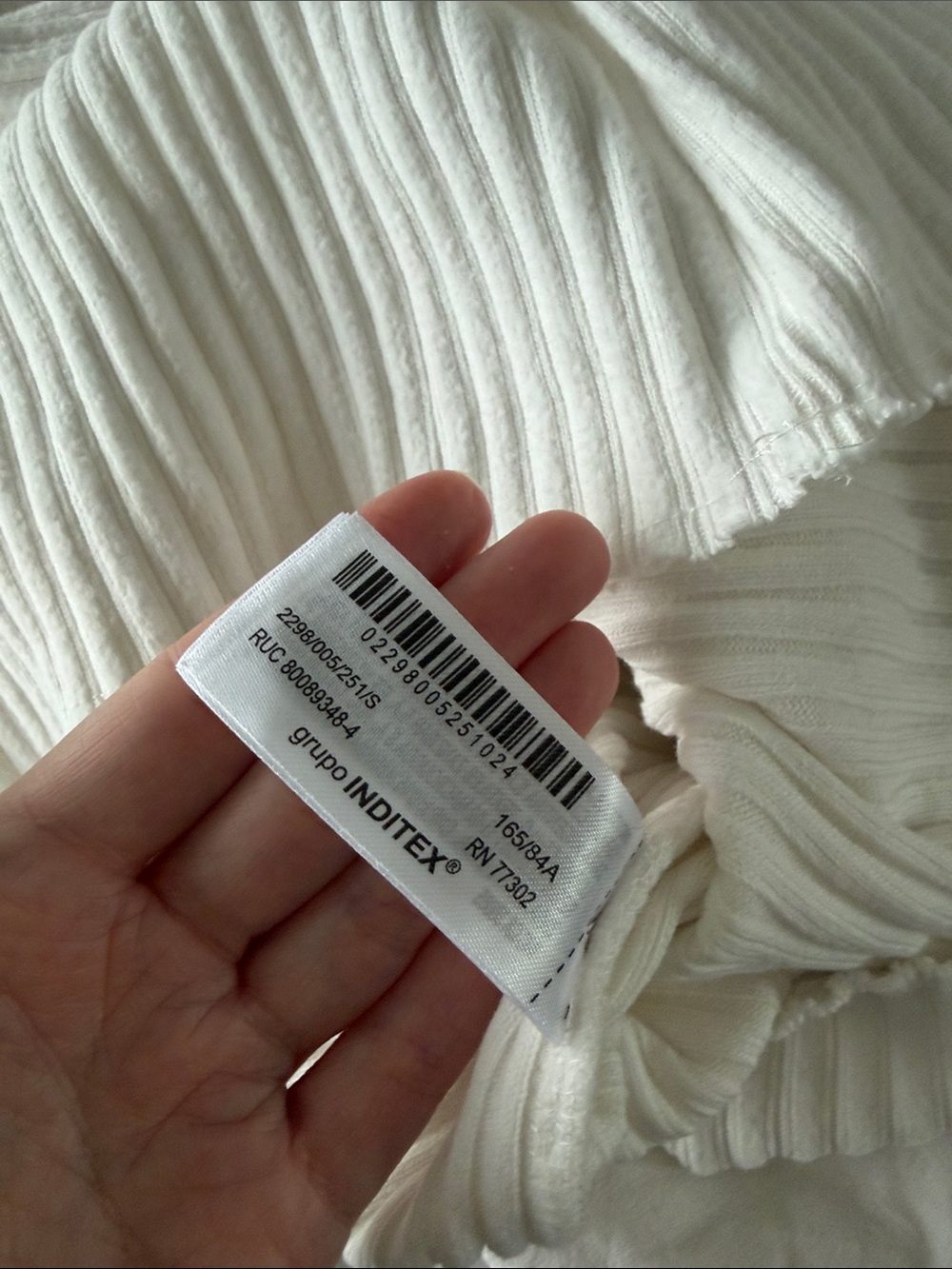 Off-the-Shoulder Ribbed Sweater - Picture 10 of 12